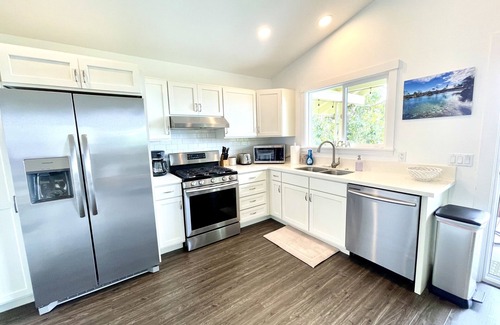 Holualoa Cottage | Lovely Ocean View Orchard House above Kona