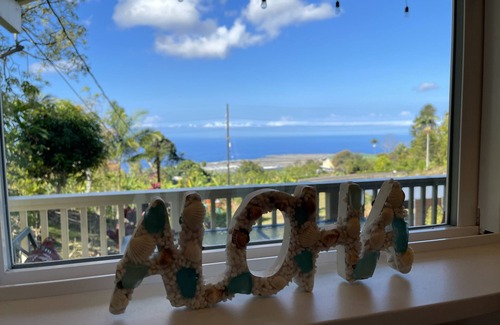 Holualoa Cottage | Lovely Ocean View Orchard House above Kona