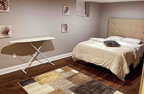 Forest Park Apartment | LOVELY ONE BEDROOM at the HILTON GETAWAY