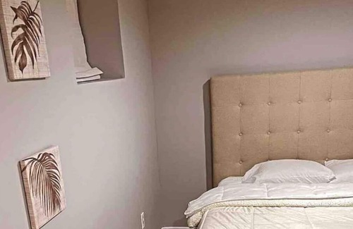 Forest Park Apartment | LOVELY ONE BEDROOM at the HILTON GETAWAY
