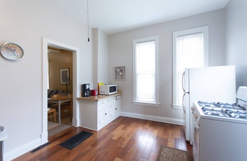 Payne - Phalen Apartment | Lovely, Private 2 Bdrm w/Laundry, Cozy Amenities!