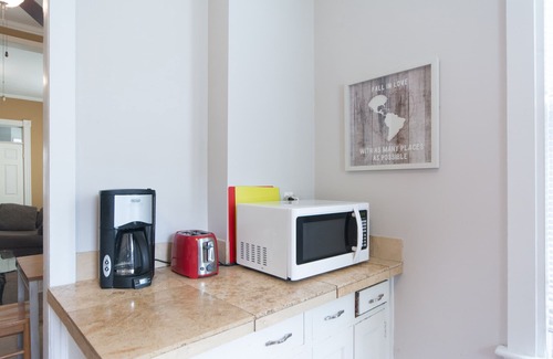 Payne - Phalen Apartment | Lovely, Private 2 Bdrm w/Laundry, Cozy Amenities!