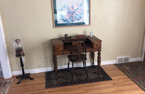 Grosse Pointe House | Lovely private ranch, whole house