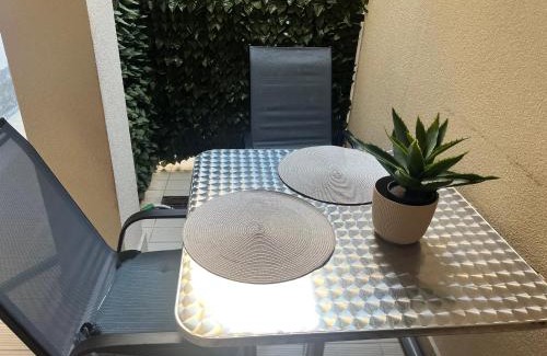 Igalo Apartment | Lovely Promenade Studio in Central Igalo
