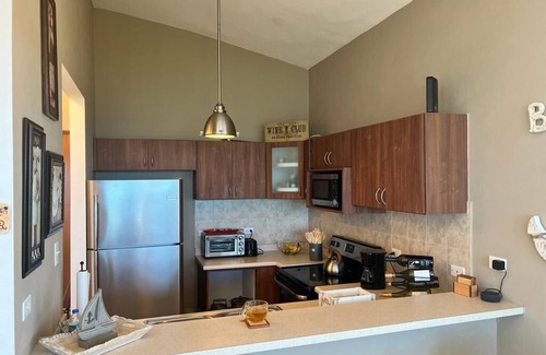 El Combate Condo | Lovely & relaxing 2 bedr, 2 bath full A/C penthouse with great views, sleeps 6