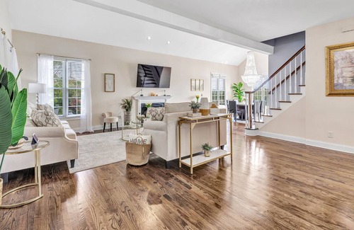 Stratford Apartment | Lovely River Escape