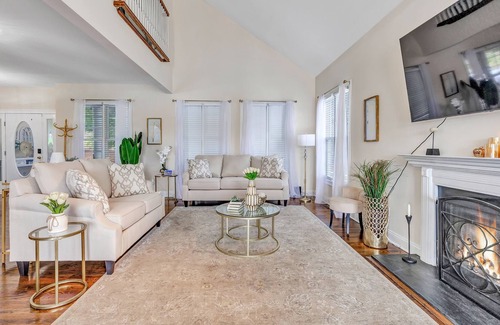 Stratford Apartment | Lovely River Escape