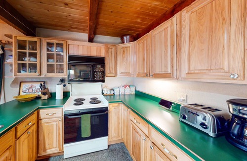 Basalt House | Lovely Riverfront Home w/Private Washer/Dryer, Fireplaces - Close to Ski Resorts