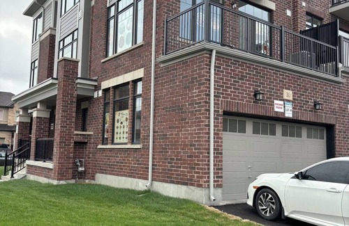 Caledon House | Lovely room.Private bathroom it's close to the airport.there are many convenienc