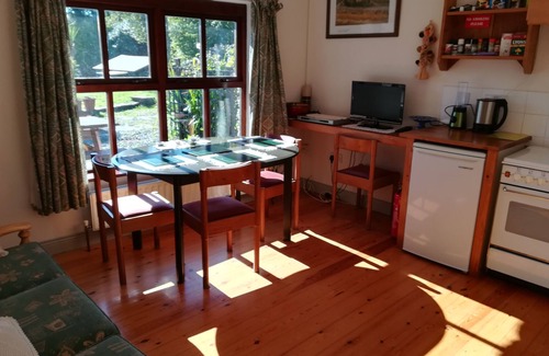 Leap House | Lovely Sea View Apartment in Rineen - 4 Guests
