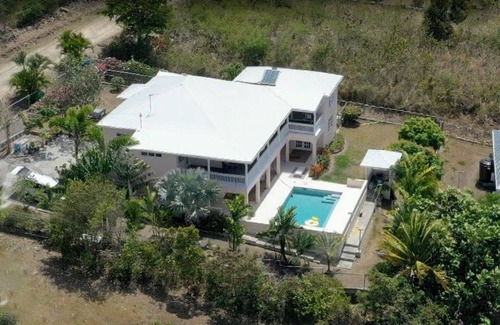 Buckleys Village Apartment | Lovely Self Contained One Bedroom Condo with Pool in the centre of Antigua