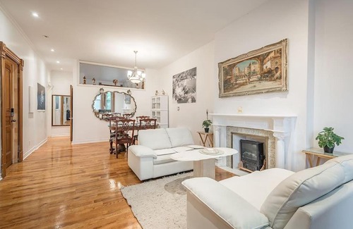 Shaughnessy Village Apartment | Lovely & Spacious 3BedR in the heart of DOWNTOWN