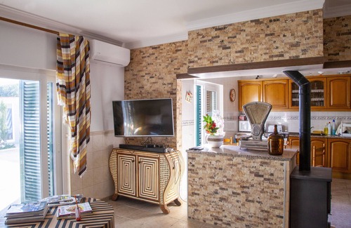 Pera House | Lovely, spacious townhouse with private garden/pool near Algarve beaches.