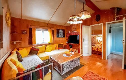 Livry-sur-Seine Other | Lovely Stacaravan In Livry-Sur-Seine