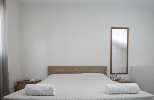 Oroklini Apartment | Lovely Studio by the Beach