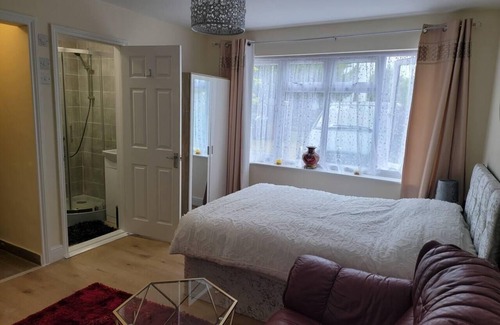 Reading House | Lovely Studio in Town Centre