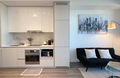 Vaughan House | Lovely Stylish 1 Bedrm Condo at VMC
