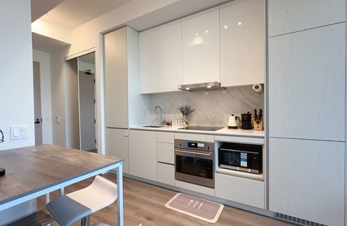 Vaughan House | Lovely Stylish 1 Bedrm Condo at VMC