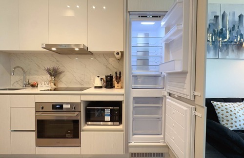Vaughan House | Lovely Stylish 1 Bedrm Condo at VMC