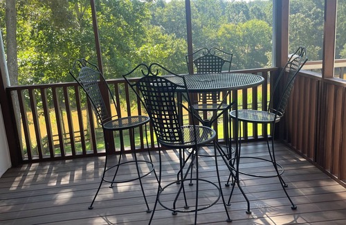 Douglasville House | Lovely Suite bedroom house in welcoming Douglasville with AC, WiFi monthly