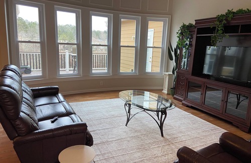Douglasville House | Lovely Suite bedroom house in welcoming Douglasville with AC, WiFi monthly