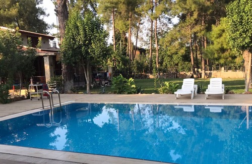 Kepez House | Lovely Summer House with Shared Pool in Kepez