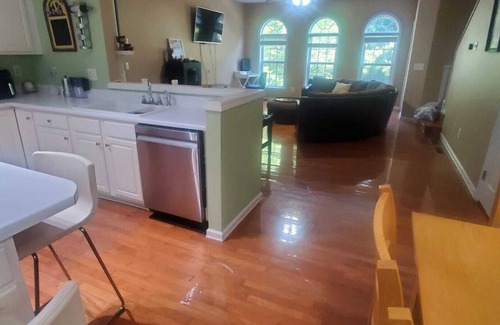 Milton House | Lovely Townhouse in Alpharetta