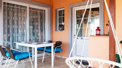 Petriti House | Lovely Traditional House