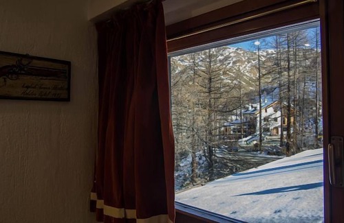 Cervinia Apartment | Lovely two room apartment for four people in Cervinia