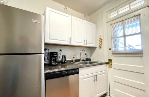 St. Louis Apartment | Lovely Unit in STL Central!