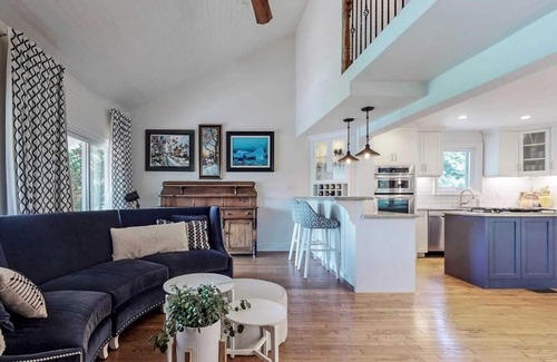 Whitchurch-Stouffville House | Lovely views, magnificent sunsets from inside, decks and dock