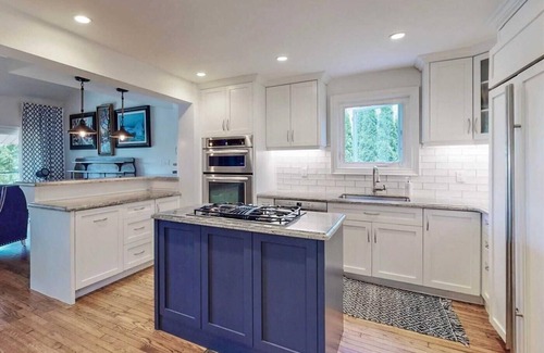 Whitchurch-Stouffville House | Lovely views, magnificent sunsets from inside, decks and dock