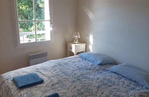 L'Aiguillon-sur-Vie Villa | Lovely villa with private heated swimming pool sleeps up to 8