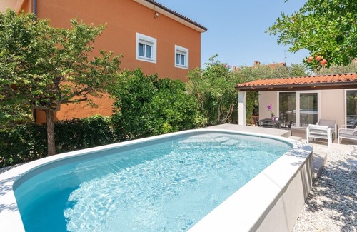 Novigrad Villa | Lovely Villa Alis with a swimming pool