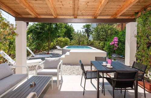 Novigrad Villa | Lovely Villa Alis with a swimming pool
