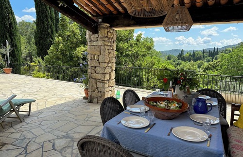 Bargemon House | Lovely villa in Bargemon, Provence, Swimming pool, Olive trees, beautiful views.