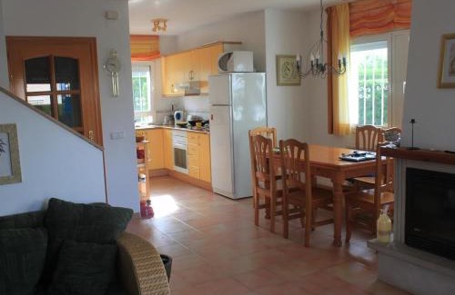 Miami Platja Villa | Lovely villa in family resort