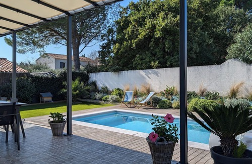 Roquemaure Villa | Lovely villa with pool, in a quiet location near Avignon