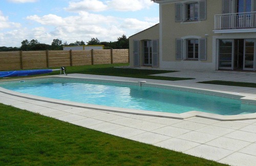 Coex Villa | Lovely villa with private heated swimming pool sleeps up to 9