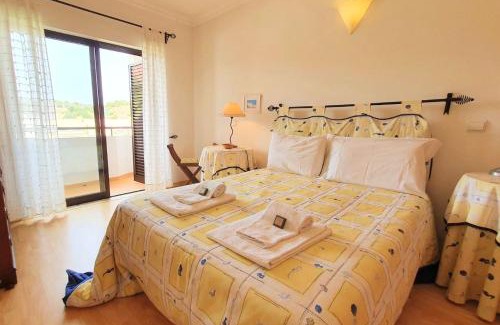 Urbanizacao dos Calicos House | LovelyStay - Alto dos Caliços 2BR House with Garden