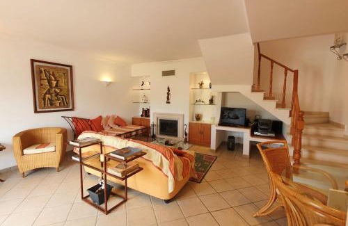 Urbanizacao dos Calicos House | LovelyStay - Alto dos Caliços 2BR House with Garden