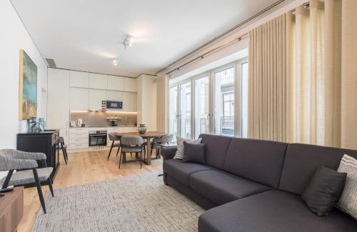 Sao Paulo Apartment | LovelyStay - Hidden Oasis with River View