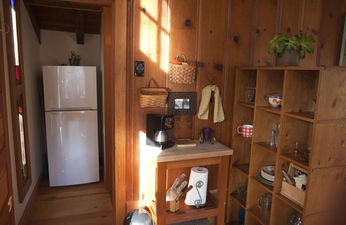 Oakhurst Cabin | Lovers’ Cabin; Gateway to Yosemite National Park and more!