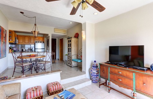 San Jose del Cabo Condo | Lovers Paradise ☆ Ocean Views ☆ Luxury King ☆ Hidden Gem ☆ Couples ☆ Beachfront