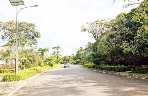 Batam House | Lovina Spacious and Cozy 2-bedroom at Orchard Park
