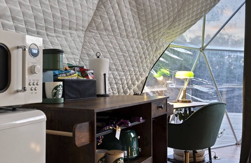 Burnet Apartment | Loving Heart Retreats: Amazing Luxury Forest Mountain Views Dome