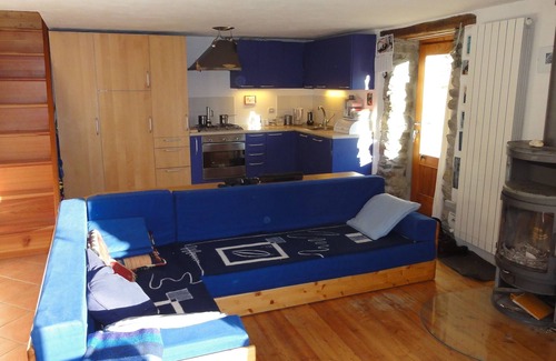 Valleggia House | Lovingly restored traditional house at the fringe of an ancient village