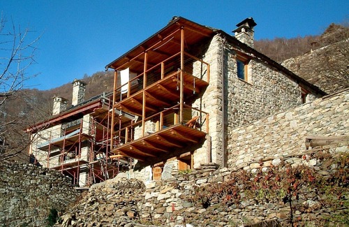 Valleggia House | Lovingly restored traditional house at the fringe of an ancient village