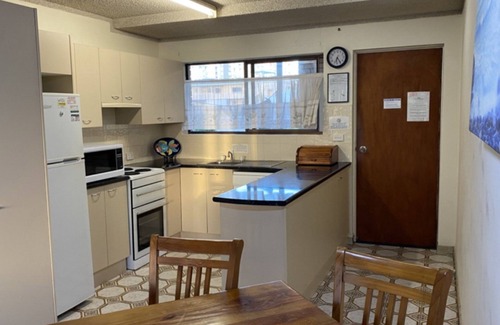 Caloundra Apartment | Lowanna Unit 11 - Just a short walk to Caloundra's top restaurants
