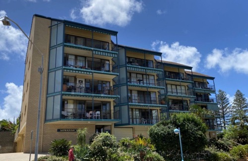 Caloundra Apartment | Lowanna Unit 11 - Just a short walk to Caloundra's top restaurants